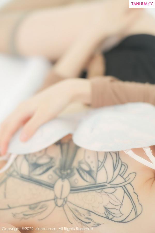 小奶瓶呜呜  [XiuRen]高清写真图 2022.09.14 No.5587 奶瓶第25张图片